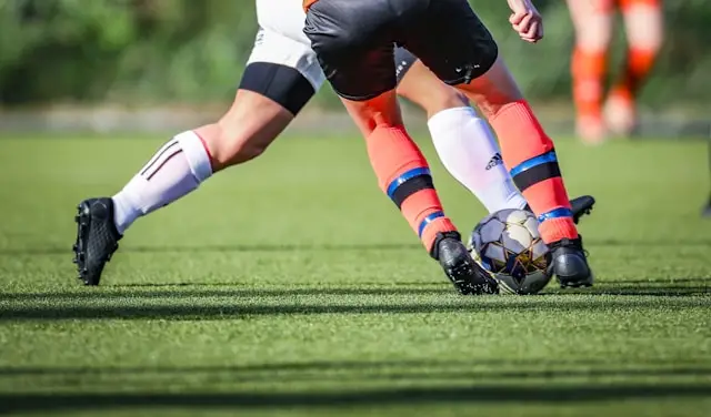 5 Cara Menghindari Cedera Otot Setelah Bermain Sepak Bola